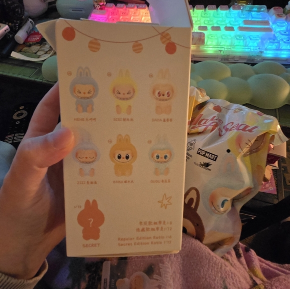 Labubu Have A Seat Zizi Vinyl Plush Popmart - Picture 3 of 4